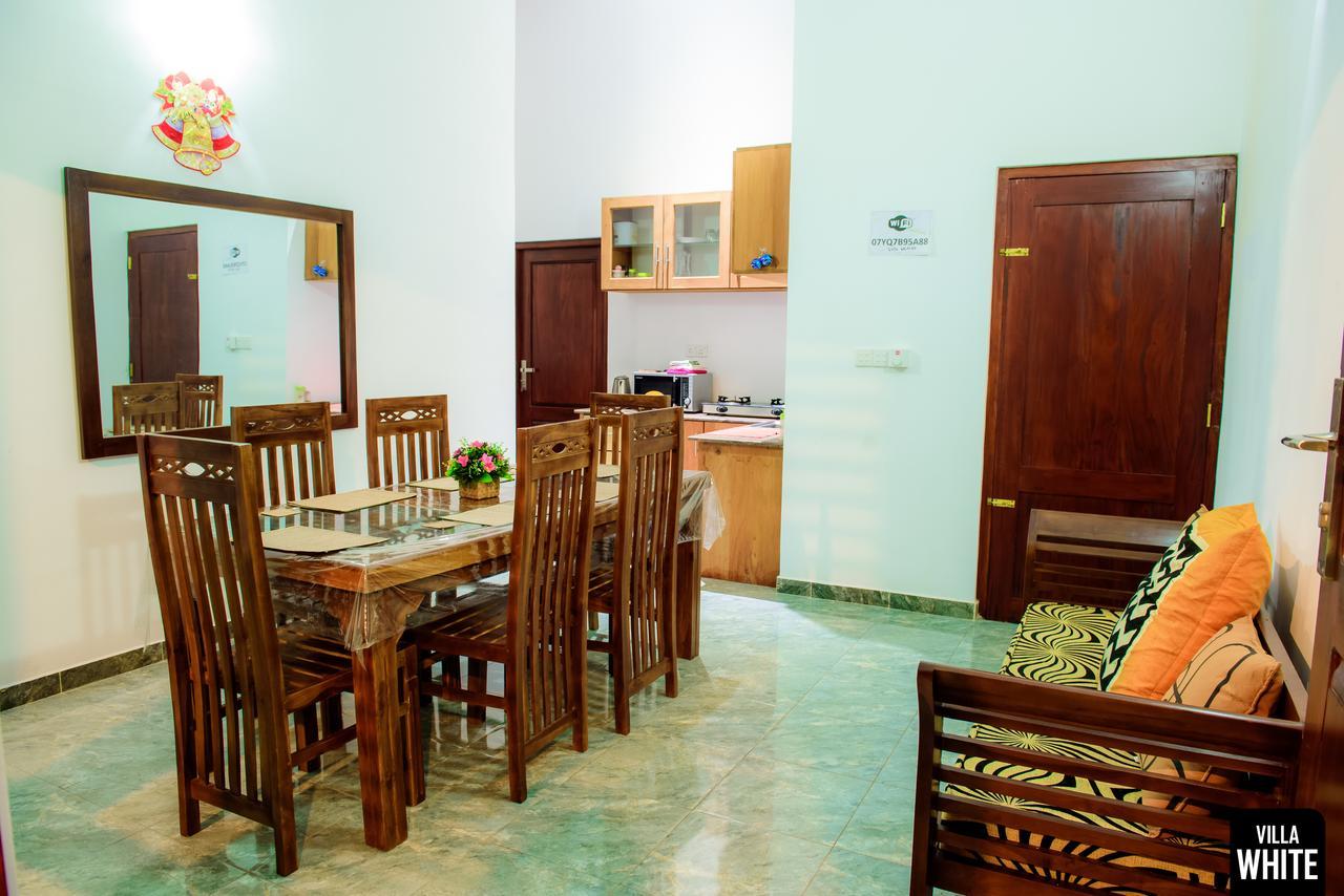 Villa White Хіккадува Екстер'єр фото